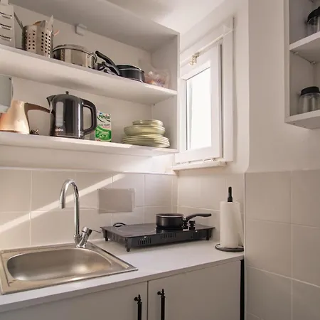 Apartament With Golden Horn View